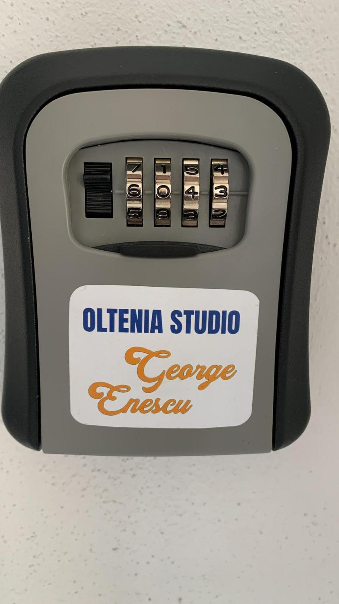 Oltenia Studio George Enescu Craiova Exterior photo